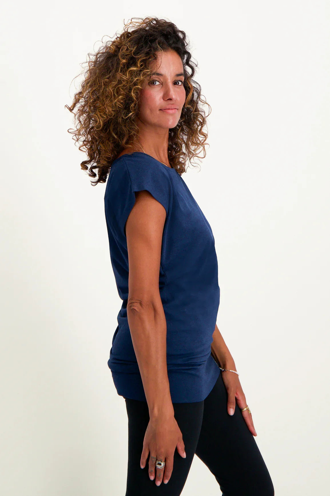 Asana sustainable yoga tee | Midnight | Urban Goddess yoga