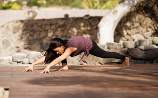 Waarom natuurlijke yogakleding jouw practice naar een hoger niveau tilt