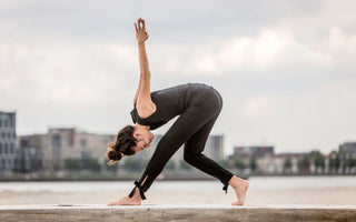 Stem Je Yoga Practice Af op Je Menstruatiecyclus