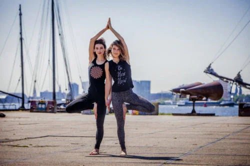 Yogakleding kopen? Dan wil je dit weten!  Een complete guide voor jouw ultieme yogaoutfit