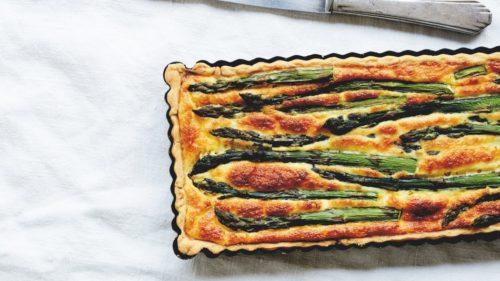 Zomers picknickrecept: Aspergetaart voor luxe on the go