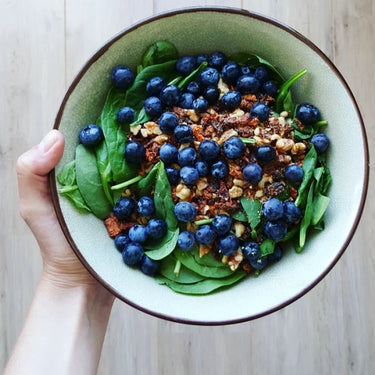 Blueberry salad with sundried tomato crumble by Irina Verwer