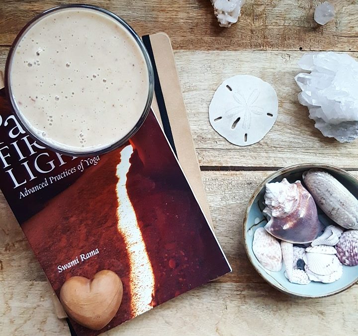Creamy white smoothie by Irina Verwer