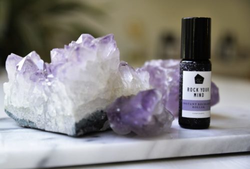 Verdiep je meditatie met geuren en stenen