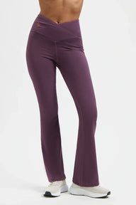 Aura Flared Yoga Sporthose - Berry