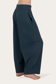 Dhara Barrel Yoga Pants – Orion