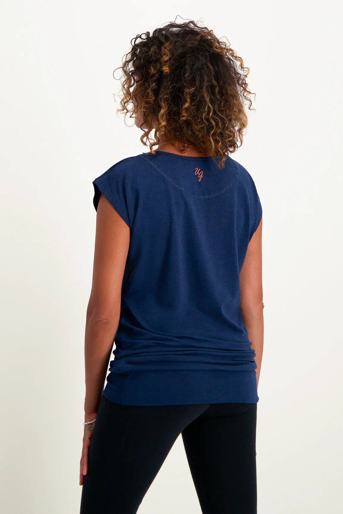 【新品】WE'RTHY SUSTAINABLE YOGA TEE Asana sustainable yoga tee | Midnight | Urban Goddess yoga