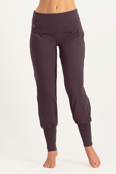 Devi Yoga Hose - Berry