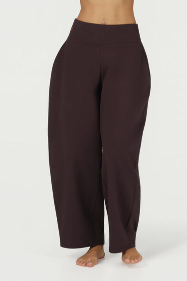 Dhara Barrel Yoga Pants – Coffee