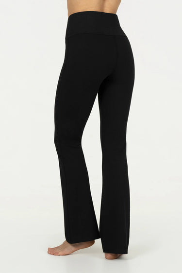 Aura Flared Yoga Sportbroek – Onyx Black