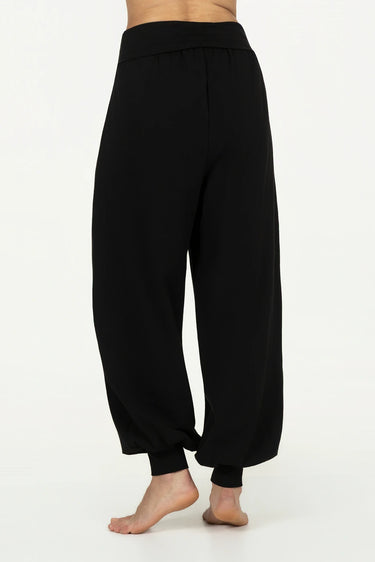 Rhea Yoga Hose - Onyx Black