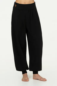 Rhea Yoga Hose - Onyx Black