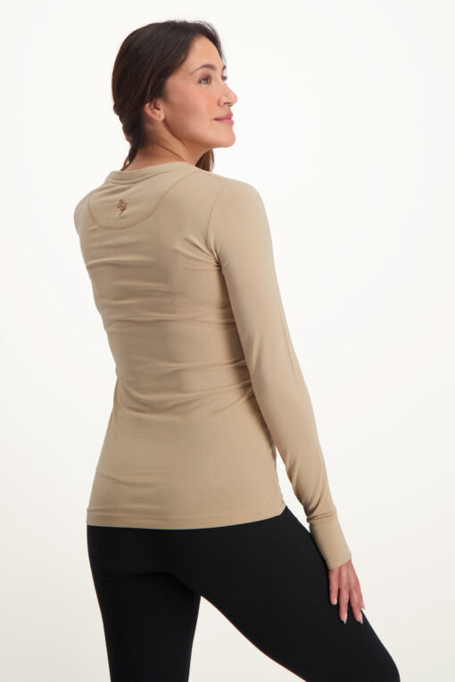 Karuna OM longsleeve yoga shirt – dames yoga top met lange mouwen – sand - 15397956