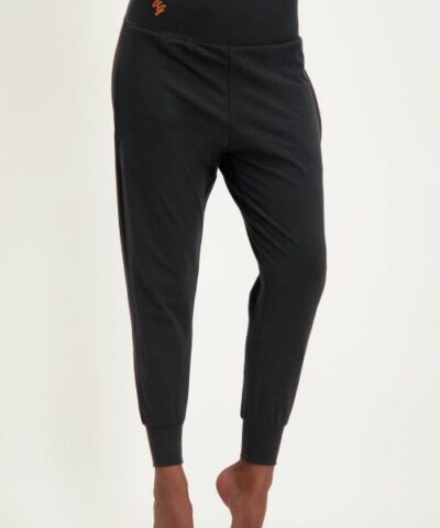 Bhumi yoga pants-urban black-12405501-front-model_Fullbody_TIFF_7