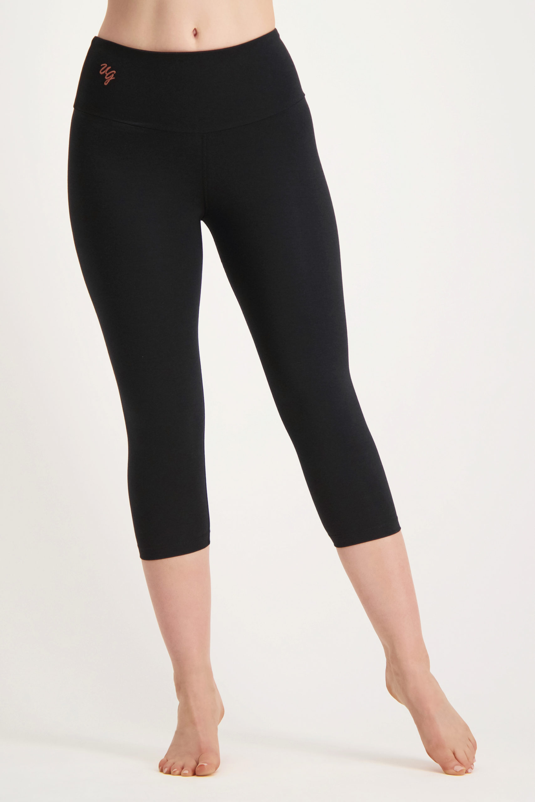 Satya capri leggings-urban black-13135501-front-model